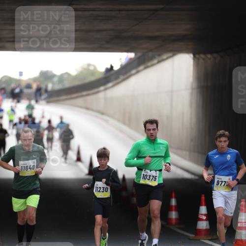 05.10.2025 - 20. swb-Marathon Bremen Michael Strokosch http://msf.ph/oto/9210660 05.10.2025 10:38:15 Laufen 11640, 11230, 10375, 977 meine-sportfotos.de