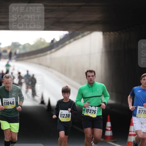 05.10.2025 - 20. swb-Marathon Bremen Michael Strokosch http://msf.ph/oto/9210665 05.10.2025 10:38:16 Laufen 11640, 11230, 10375, 9775 meine-sportfotos.de