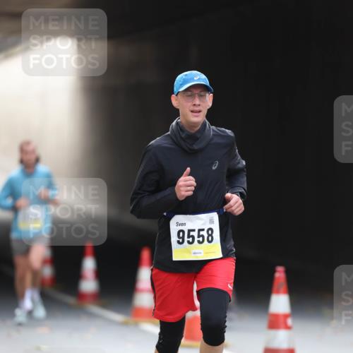 05.10.2025 - 20. swb-Marathon Bremen Michael Strokosch http://msf.ph/oto/9210687 05.10.2025 10:38:30 Laufen 9558 meine-sportfotos.de