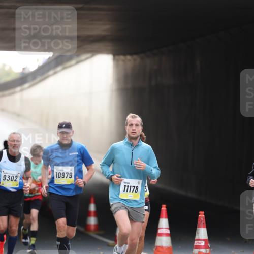 05.10.2025 - 20. swb-Marathon Bremen Michael Strokosch http://msf.ph/oto/9210689 05.10.2025 10:38:32 Laufen 9302, 10979, 11178 meine-sportfotos.de