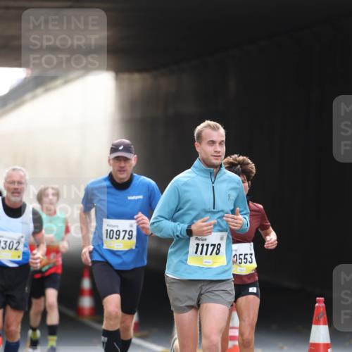05.10.2025 - 20. swb-Marathon Bremen Michael Strokosch http://msf.ph/oto/9210692 05.10.2025 10:38:33 Laufen 302, 10979, 11178, 3553 meine-sportfotos.de