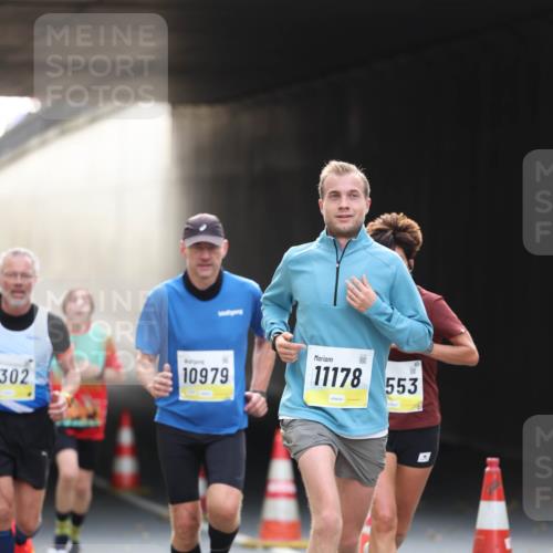05.10.2025 - 20. swb-Marathon Bremen Michael Strokosch http://msf.ph/oto/9210693 05.10.2025 10:38:33 Laufen 302, 10979, 11178, 553 meine-sportfotos.de