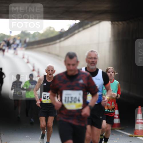 05.10.2025 - 20. swb-Marathon Bremen Michael Strokosch http://msf.ph/oto/9210696 05.10.2025 10:38:35 Laufen 1054, 11304 meine-sportfotos.de