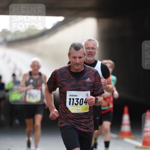 05.10.2025 - 20. swb-Marathon Bremen Michael Strokosch http://msf.ph/oto/9210698 05.10.2025 10:38:35 Laufen 11304, 01817 meine-sportfotos.de