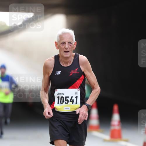 05.10.2025 - 20. swb-Marathon Bremen Michael Strokosch http://msf.ph/oto/9210708 05.10.2025 10:38:38 Laufen 10541 meine-sportfotos.de