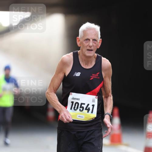 05.10.2025 - 20. swb-Marathon Bremen Michael Strokosch http://msf.ph/oto/9210709 05.10.2025 10:38:38 Laufen 10541 meine-sportfotos.de