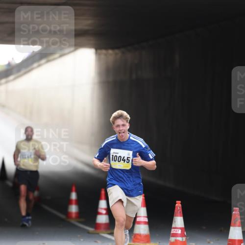 05.10.2025 - 20. swb-Marathon Bremen Michael Strokosch http://msf.ph/oto/9210742 05.10.2025 10:39:03 Laufen 10045 meine-sportfotos.de