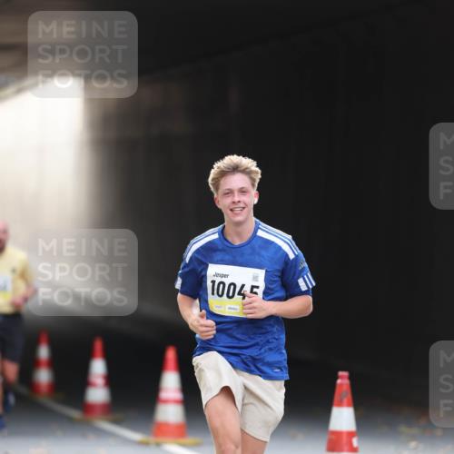 05.10.2025 - 20. swb-Marathon Bremen Michael Strokosch http://msf.ph/oto/9210748 05.10.2025 10:39:04 Laufen 10045, 02077 meine-sportfotos.de