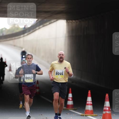 05.10.2025 - 20. swb-Marathon Bremen Michael Strokosch http://msf.ph/oto/9210753 05.10.2025 10:39:06 Laufen 10652, 9545 meine-sportfotos.de