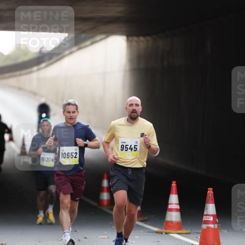 05.10.2025 - 20. swb-Marathon Bremen Michael Strokosch http://msf.ph/oto/9210756 05.10.2025 10:39:07 Laufen 10304, 10652, 9545 meine-sportfotos.de
