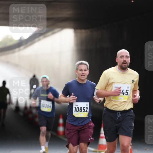 05.10.2025 - 20. swb-Marathon Bremen Michael Strokosch http://msf.ph/oto/9210761 05.10.2025 10:39:08 Laufen 10, 304, 10652, 45 meine-sportfotos.de