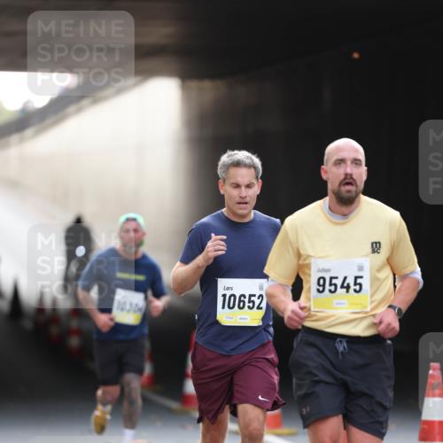 05.10.2025 - 20. swb-Marathon Bremen Michael Strokosch http://msf.ph/oto/9210763 05.10.2025 10:39:09 Laufen 10652, 02304, 9545 meine-sportfotos.de