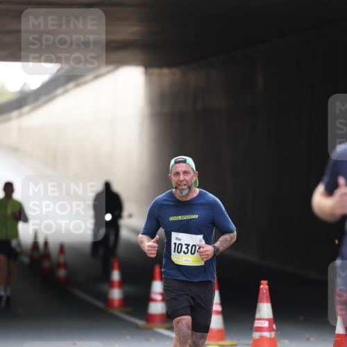 05.10.2025 - 20. swb-Marathon Bremen Michael Strokosch http://msf.ph/oto/9210767 05.10.2025 10:39:10 Laufen 1030 meine-sportfotos.de