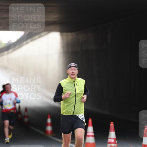 05.10.2025 - 20. swb-Marathon Bremen Michael Strokosch http://msf.ph/oto/9210777 05.10.2025 10:39:16 Laufen  meine-sportfotos.de