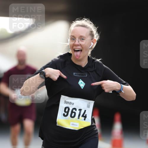05.10.2025 - 20. swb-Marathon Bremen Michael Strokosch http://msf.ph/oto/9210800 05.10.2025 10:39:29 Laufen 9614 meine-sportfotos.de