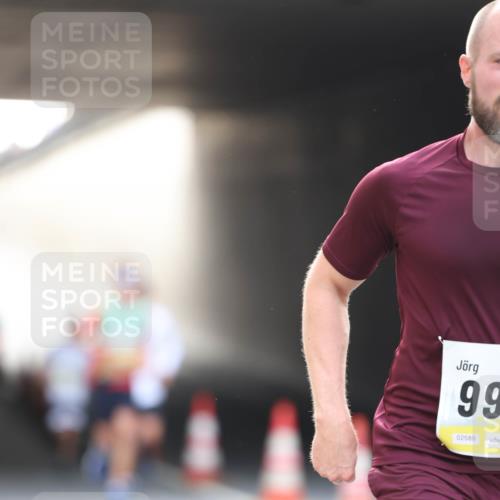 05.10.2025 - 20. swb-Marathon Bremen Michael Strokosch http://msf.ph/oto/9210812 05.10.2025 10:39:32 Laufen 99, 02589 meine-sportfotos.de