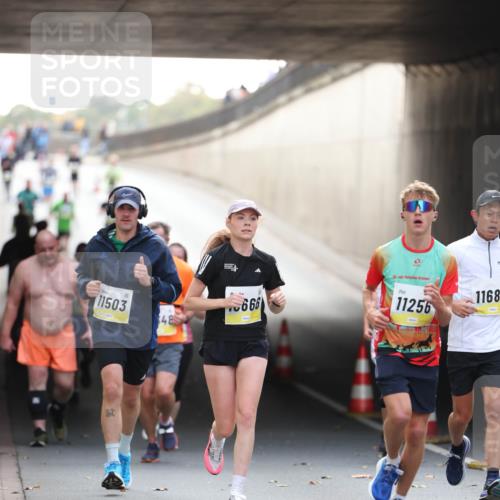 05.10.2025 - 20. swb-Marathon Bremen Michael Strokosch http://msf.ph/oto/9210817 05.10.2025 10:39:34 Laufen 1168, 11256, 11503, 666 meine-sportfotos.de