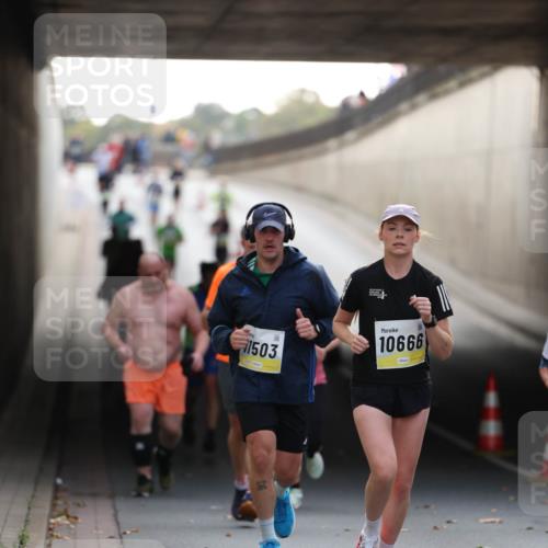 05.10.2025 - 20. swb-Marathon Bremen Michael Strokosch http://msf.ph/oto/9210820 05.10.2025 10:39:35 Laufen 1503, 10666 meine-sportfotos.de