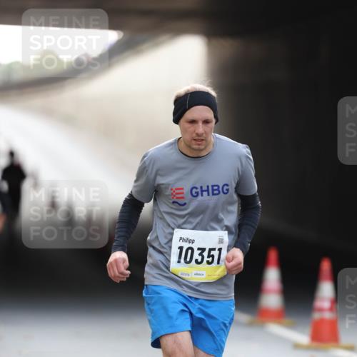 05.10.2025 - 20. swb-Marathon Bremen Michael Strokosch http://msf.ph/oto/9210865 05.10.2025 10:40:02 Laufen 10351, 02379 meine-sportfotos.de
