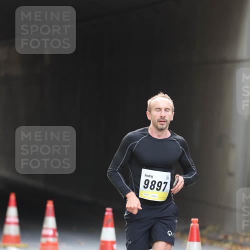 05.10.2025 - 20. swb-Marathon Bremen Michael Strokosch http://msf.ph/oto/9210871 05.10.2025 10:40:05 Laufen 9897, 02646 meine-sportfotos.de