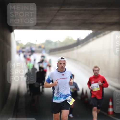 05.10.2025 - 20. swb-Marathon Bremen Michael Strokosch http://msf.ph/oto/9210878 05.10.2025 10:40:10 Laufen 18, 1714 meine-sportfotos.de
