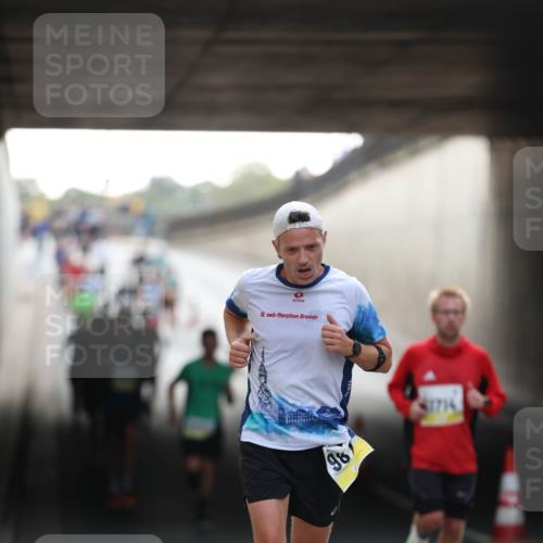 05.10.2025 - 20. swb-Marathon Bremen Michael Strokosch http://msf.ph/oto/9210884 05.10.2025 10:40:11 Laufen 18, 98 meine-sportfotos.de