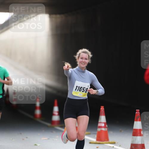 05.10.2025 - 20. swb-Marathon Bremen Michael Strokosch http://msf.ph/oto/9210891 05.10.2025 10:40:15 Laufen 11659 meine-sportfotos.de