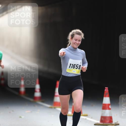 05.10.2025 - 20. swb-Marathon Bremen Michael Strokosch http://msf.ph/oto/9210893 05.10.2025 10:40:15 Laufen 11659 meine-sportfotos.de