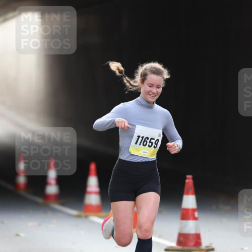 05.10.2025 - 20. swb-Marathon Bremen Michael Strokosch http://msf.ph/oto/9210894 05.10.2025 10:40:15 Laufen 11659 meine-sportfotos.de
