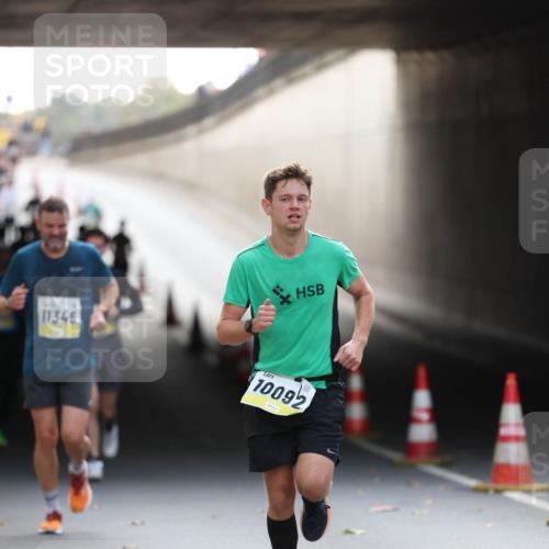05.10.2025 - 20. swb-Marathon Bremen Michael Strokosch http://msf.ph/oto/9210897 05.10.2025 10:40:17 Laufen 11348, 10092, 1 meine-sportfotos.de