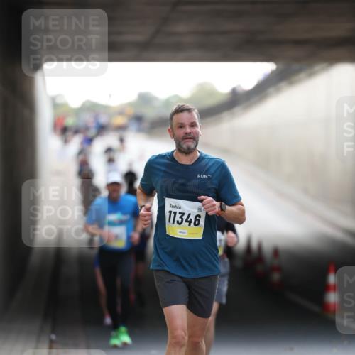 05.10.2025 - 20. swb-Marathon Bremen Michael Strokosch http://msf.ph/oto/9210904 05.10.2025 10:40:19 Laufen 11346 meine-sportfotos.de