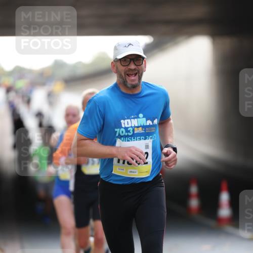 05.10.2025 - 20. swb-Marathon Bremen Michael Strokosch http://msf.ph/oto/9210917 05.10.2025 10:40:25 Laufen 70, 3, 222, 02348 meine-sportfotos.de