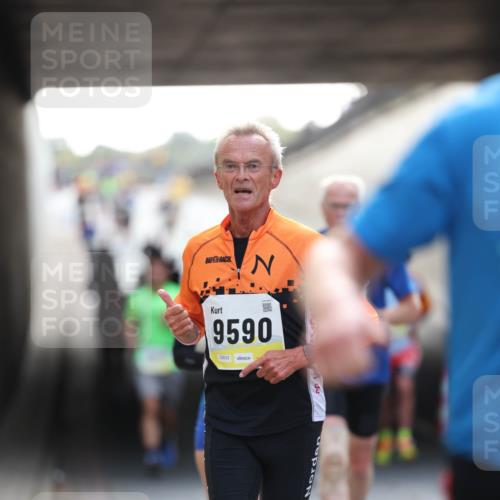 05.10.2025 - 20. swb-Marathon Bremen Michael Strokosch http://msf.ph/oto/9210922 05.10.2025 10:40:26 Laufen 9590, 02633 meine-sportfotos.de
