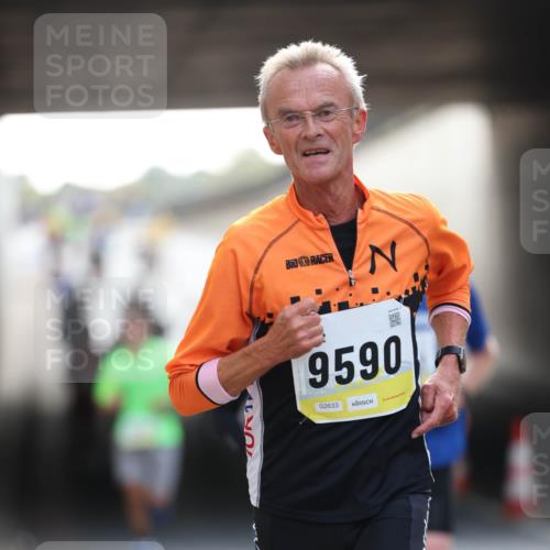 05.10.2025 - 20. swb-Marathon Bremen Michael Strokosch http://msf.ph/oto/9210926 05.10.2025 10:40:27 Laufen 9590, 02633 meine-sportfotos.de