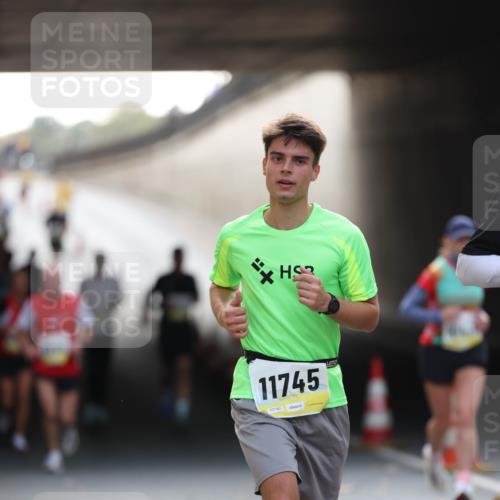 05.10.2025 - 20. swb-Marathon Bremen Michael Strokosch http://msf.ph/oto/9210933 05.10.2025 10:40:32 Laufen 11745, 02180 meine-sportfotos.de