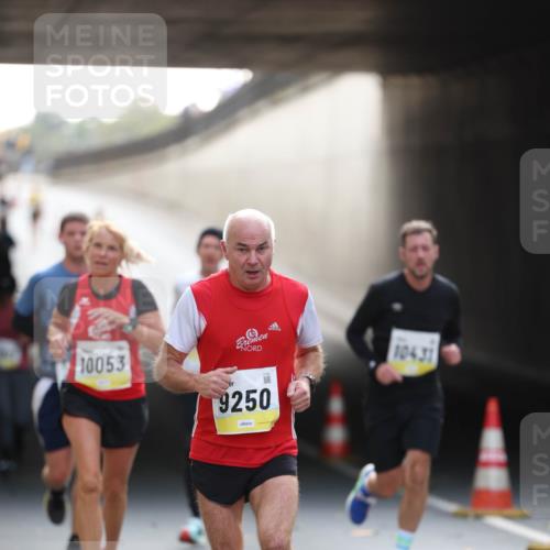 05.10.2025 - 20. swb-Marathon Bremen Michael Strokosch http://msf.ph/oto/9210944 05.10.2025 10:40:38 Laufen 10053, 9250, 10431 meine-sportfotos.de