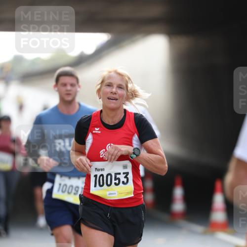 05.10.2025 - 20. swb-Marathon Bremen Michael Strokosch http://msf.ph/oto/9210953 05.10.2025 10:40:40 Laufen 10091, 10053 meine-sportfotos.de