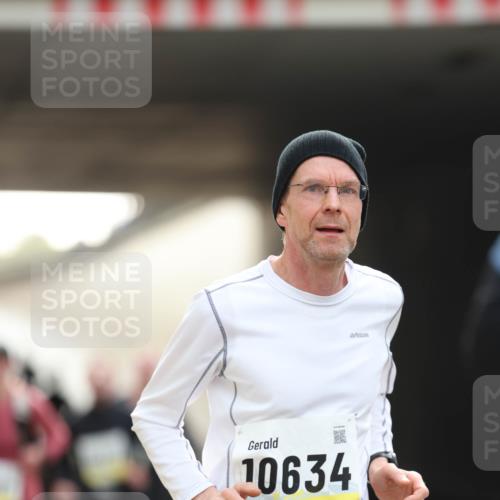 05.10.2025 - 20. swb-Marathon Bremen Michael Strokosch http://msf.ph/oto/9210960 05.10.2025 10:40:43 Laufen 10634, 1861 meine-sportfotos.de