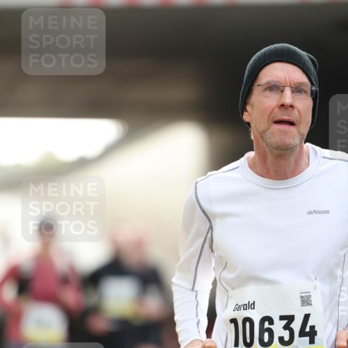 05.10.2025 - 20. swb-Marathon Bremen Michael Strokosch http://msf.ph/oto/9210961 05.10.2025 10:40:43 Laufen 10634, 01861 meine-sportfotos.de