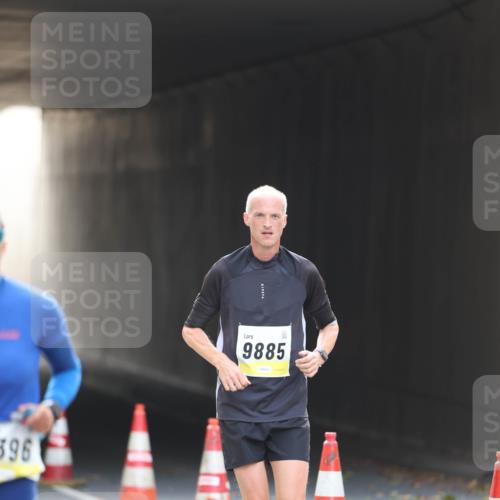 05.10.2025 - 20. swb-Marathon Bremen Michael Strokosch http://msf.ph/oto/9210974 05.10.2025 10:40:51 Laufen 396, 9885 meine-sportfotos.de