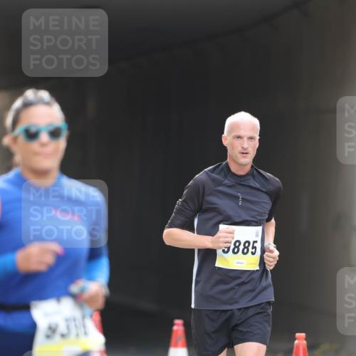 05.10.2025 - 20. swb-Marathon Bremen Michael Strokosch http://msf.ph/oto/9210978 05.10.2025 10:40:52 Laufen 3885 meine-sportfotos.de