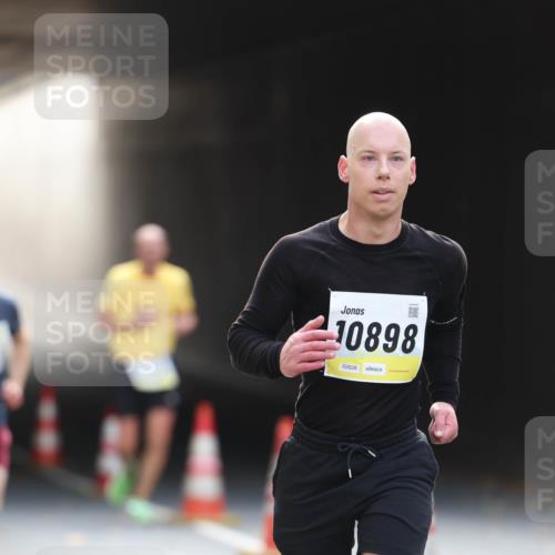 05.10.2025 - 20. swb-Marathon Bremen Michael Strokosch http://msf.ph/oto/9210982 05.10.2025 10:40:55 Laufen 10898, 02628 meine-sportfotos.de