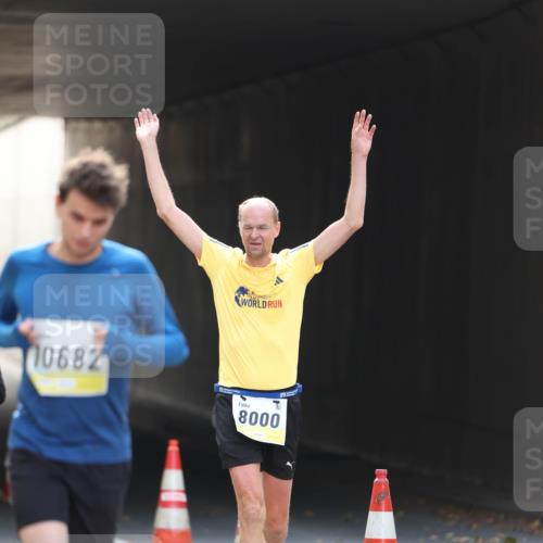 05.10.2025 - 20. swb-Marathon Bremen Michael Strokosch http://msf.ph/oto/9210989 05.10.2025 10:40:58 Laufen 10682, 8000 meine-sportfotos.de