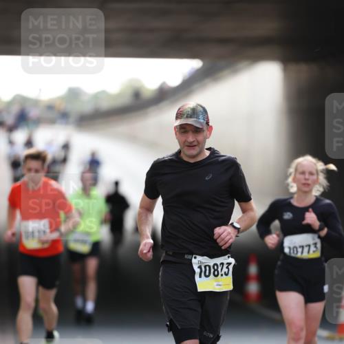 05.10.2025 - 20. swb-Marathon Bremen Michael Strokosch http://msf.ph/oto/9210994 05.10.2025 10:41:00 Laufen 4085, 108, 3, 20773 meine-sportfotos.de