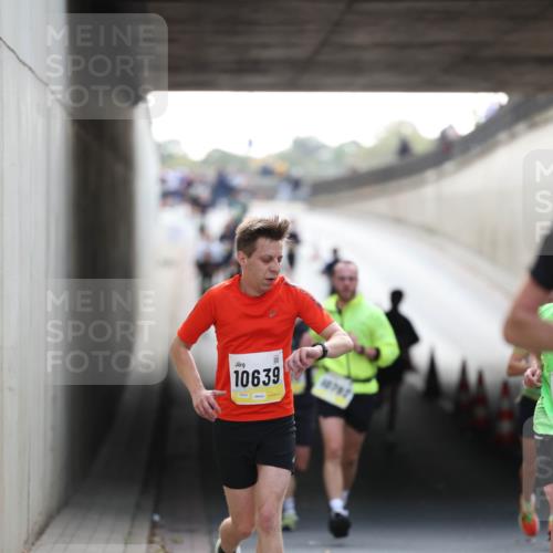 05.10.2025 - 20. swb-Marathon Bremen Michael Strokosch http://msf.ph/oto/9210996 05.10.2025 10:41:01 Laufen 10639, 02040, 07 meine-sportfotos.de