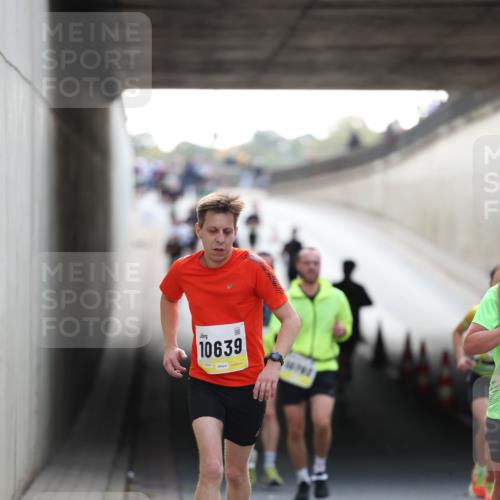 05.10.2025 - 20. swb-Marathon Bremen Michael Strokosch http://msf.ph/oto/9210997 05.10.2025 10:41:01 Laufen 10639 meine-sportfotos.de