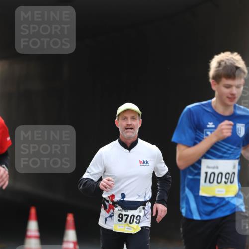 05.10.2025 - 20. swb-Marathon Bremen Michael Strokosch http://msf.ph/oto/9211032 05.10.2025 10:41:20 Laufen 9709, 02155, 10090 meine-sportfotos.de