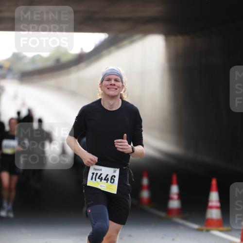 05.10.2025 - 20. swb-Marathon Bremen Michael Strokosch http://msf.ph/oto/9211058 05.10.2025 10:41:34 Laufen 11446 meine-sportfotos.de