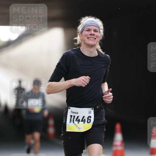 05.10.2025 - 20. swb-Marathon Bremen Michael Strokosch http://msf.ph/oto/9211063 05.10.2025 10:41:35 Laufen 11446 meine-sportfotos.de