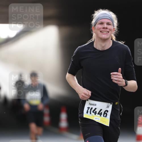 05.10.2025 - 20. swb-Marathon Bremen Michael Strokosch http://msf.ph/oto/9211064 05.10.2025 10:41:35 Laufen 11446 meine-sportfotos.de